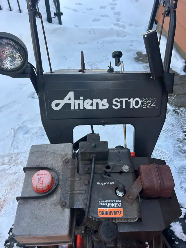 Souffleuse ariens ST10/32 LIQUIDATION in Snowblowers in Laval / North Shore - Image 6