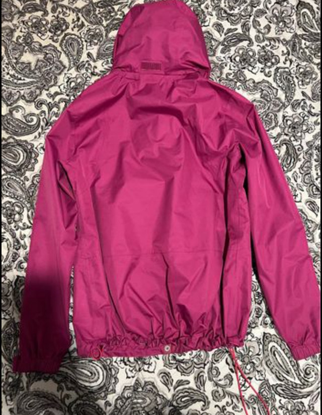 Women’s raincoat size medium  in Women's - Tops & Outerwear in City of Halifax - Image 2