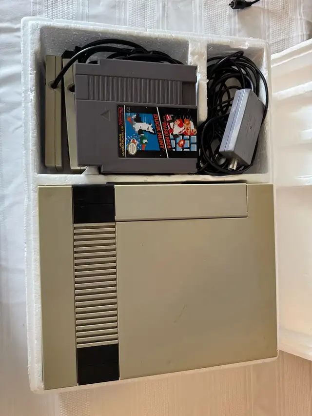 BOXED NES CONTROL DECK CONSOLE  in Older Generation in Charlottetown - Image 7