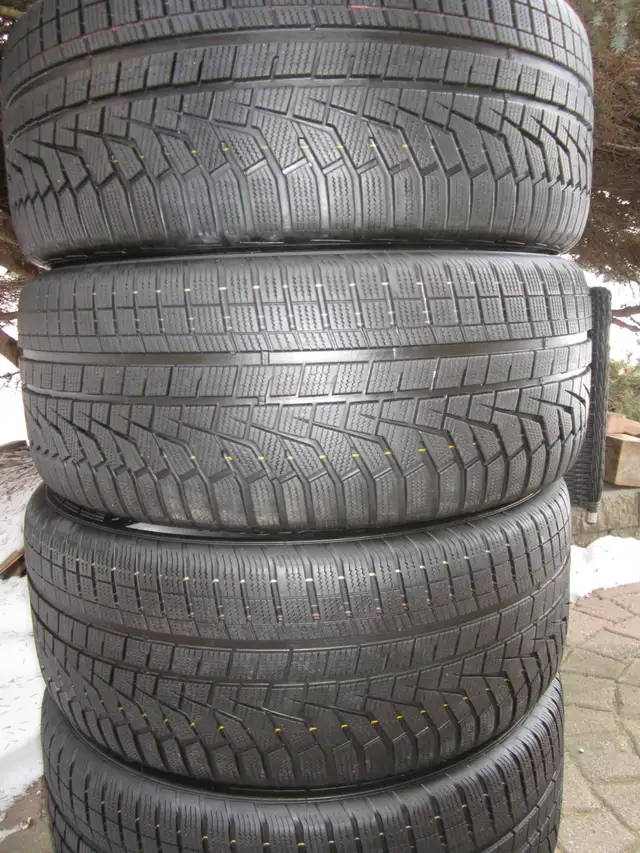 Next to new BMW X7 Oem black 21" winter snow wheel kit style 752 in Tires & Rims in Oakville / Halton Region - Image 11
