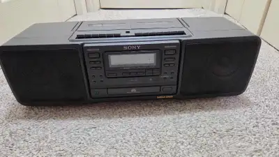 From early 1990s, remote missing. Powers on but power button, mode buttons, cassette buttons don't w...