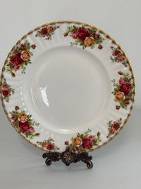 $25 each dinner plate MADE IN ENGLAND Old Country Roses Royal Al
