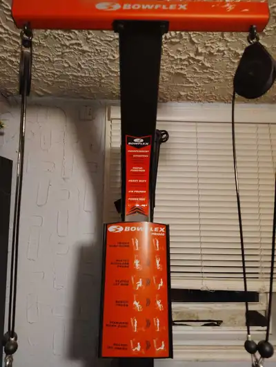 Bowflex pratiquement neuf a vendre vaut 1200$