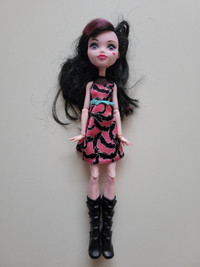 Mattel 2016 "Monster High" Doll