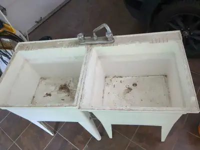 Industrial/ utility sink double écuyer plastic, View more