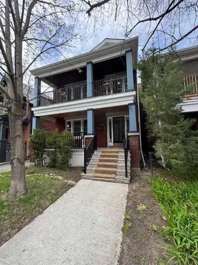 Centretown 2 bedroom/office in triplex