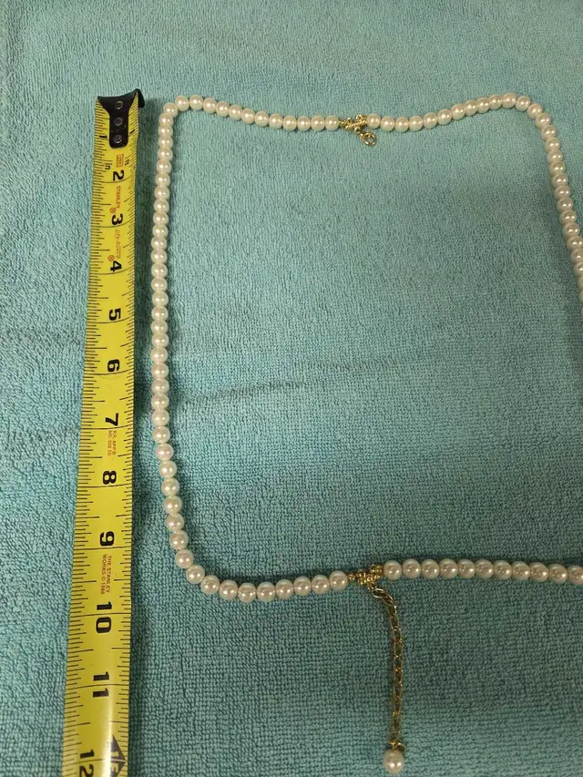 Long Pearl Necklace  in Jewellery & Watches in City of Montréal - Image 3