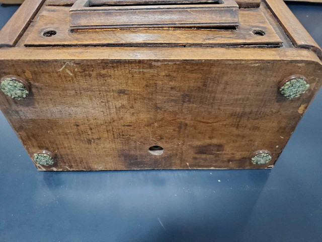 Antique Wood Radio Case in Arts & Collectibles in Annapolis Valley - Image 2