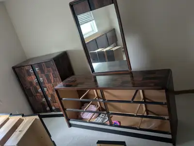 Moving Out Sale """"" 5 Pcs Double Size Bedroom Set, View more