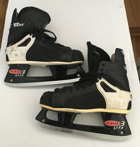 Patins à Glace CCM Tacks Pro Lite 3 Ice Skates dans Patins et patins à roulettes  à Longueuil/Rive Sud