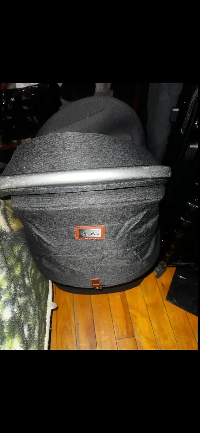 sliver cross Bassinet carrier in Strollers, Carriers & Car Seats in City of Montréal - Image 7