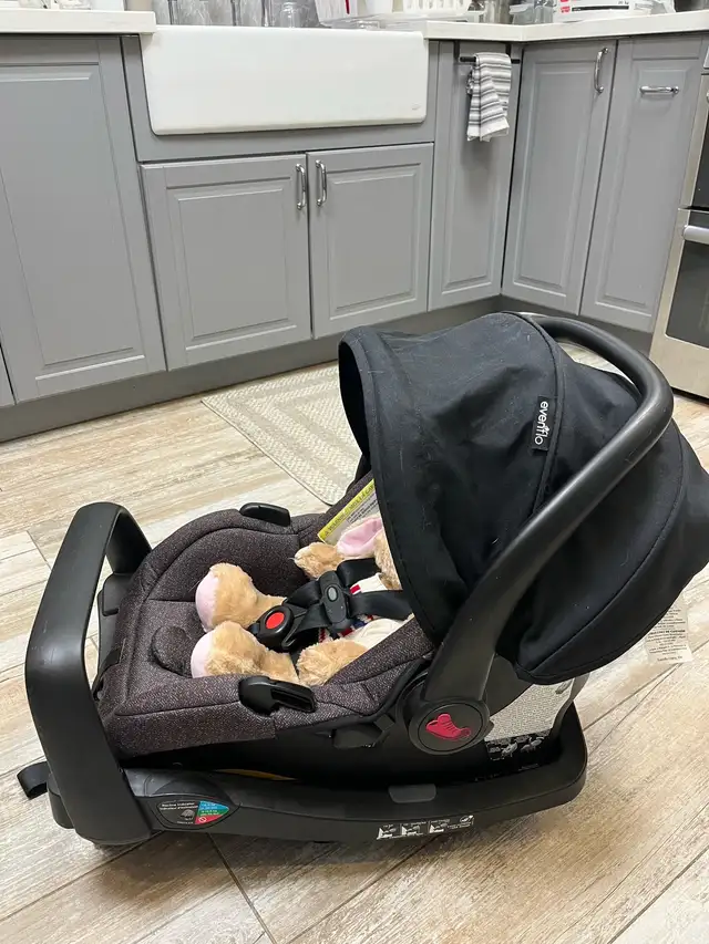 Infant car seat in Strollers, Carriers & Car Seats in City of Toronto - Image 6