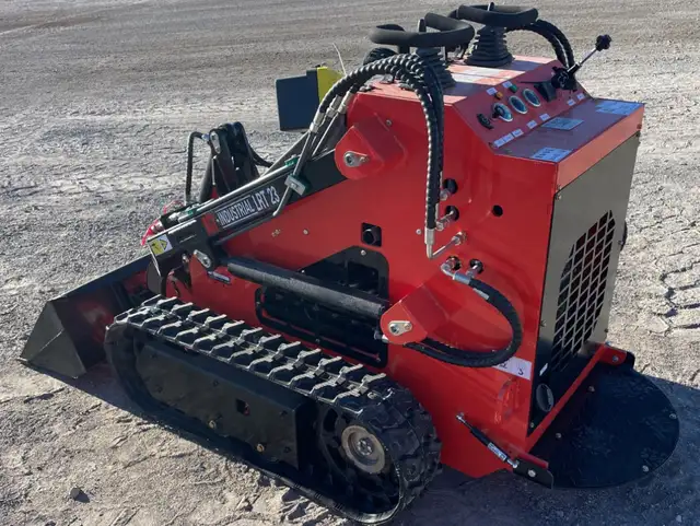 2025 brand New AGT 23 hp Mini Compact Track Loader  skid steer in Other in Muskoka - Image 4