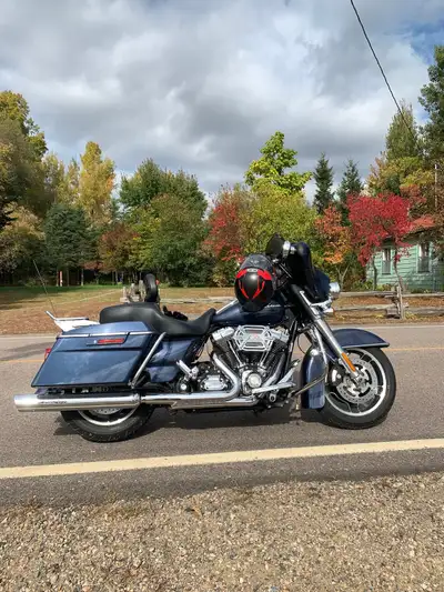 2009 Harley-Davidson Street Glide (FLHX) – Clean, Low KM, Screamin’ Eagle Selling my 2009 Harley-Dav...