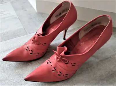 SOULIERS TALON HAUT VINTAGE, View more
