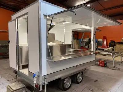 Remorque foodtruck safran disponible sur commande pour vos projets de restauration mobile , contacte...