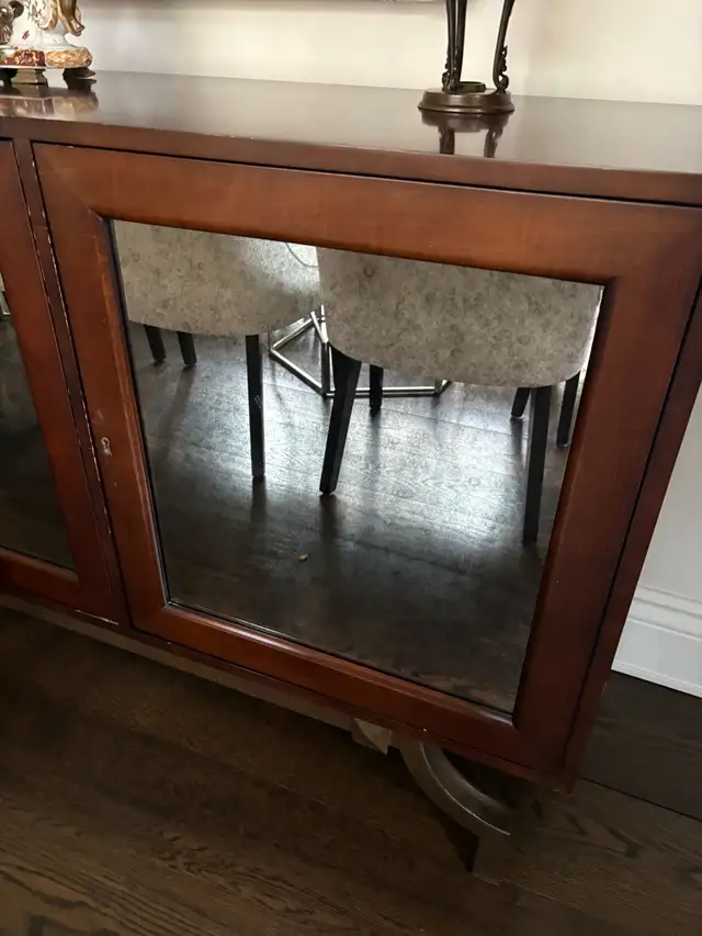 Brown buffet with mirror doors64329993830145122