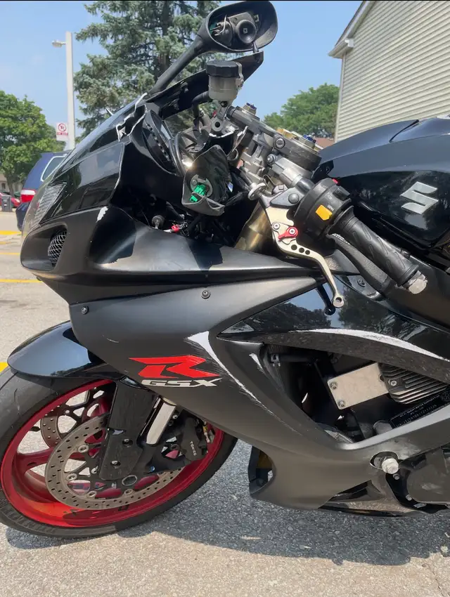 2007 Suzuki GSXR 600 in Sport Bikes in Muskoka - Image 4