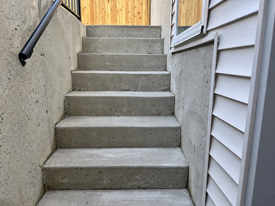 Spacious 1-Bedroom Suite + Parking for rent 3