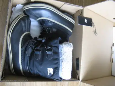 Children's winter boots in original box (Sorel) + FREE gifts!, View more