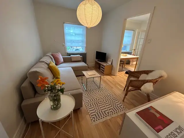 4 1/2 à louer. Entièrement meublé