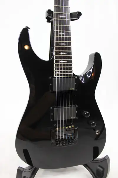 *** Located in London. Will drive/meet up *** LTD JH 600, 2018, made in Korea. Discontinued H & Dagg...