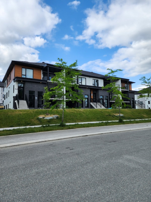 Condo locatif Sherbrooke 4 1/2 et 5 1/2 à partir de 1400 Locations