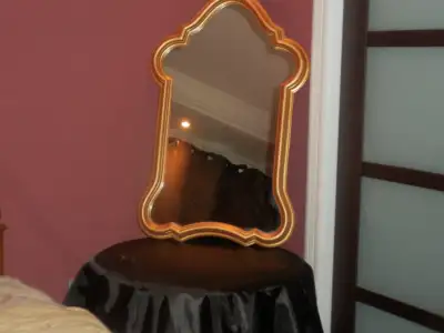 Miroir avec cadre de bois de style baroque, View more
