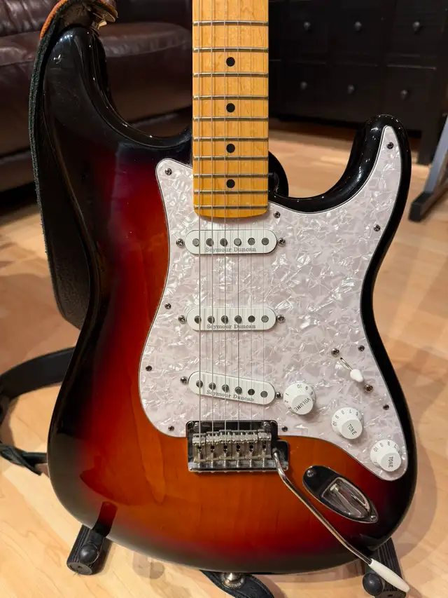 2012 Fender American Standard Stratocaster - Mint w/ Upgrades (S in Guitars in Ottawa - Image 6