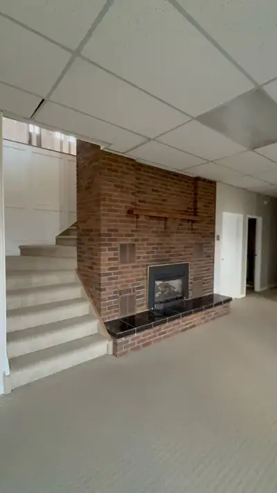 Spacious Suite with Lake & Mountain Views – West Kelowna - $3800