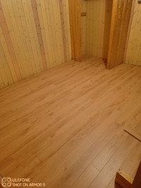4 boxes Laminated Floor
