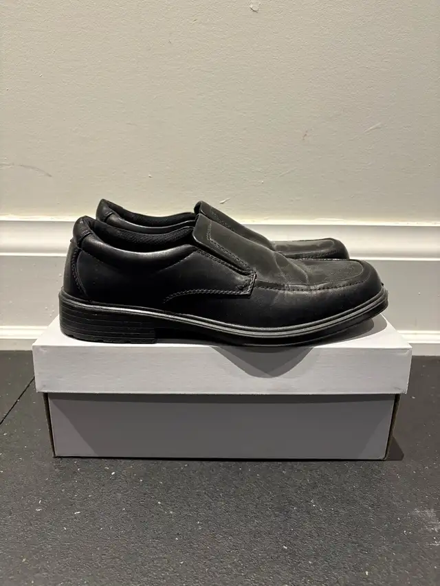 George Dress Shoes - Size 8 in Men's Shoes in City of Toronto - Image 3
