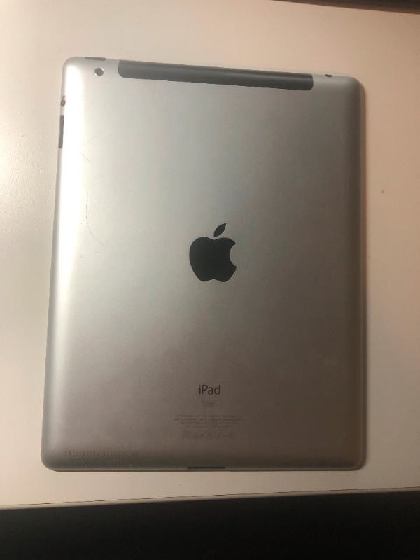 Ipad 2 Model A1396 GSM 32 GB $75 OBO in iPads & Tablets in City of Toronto