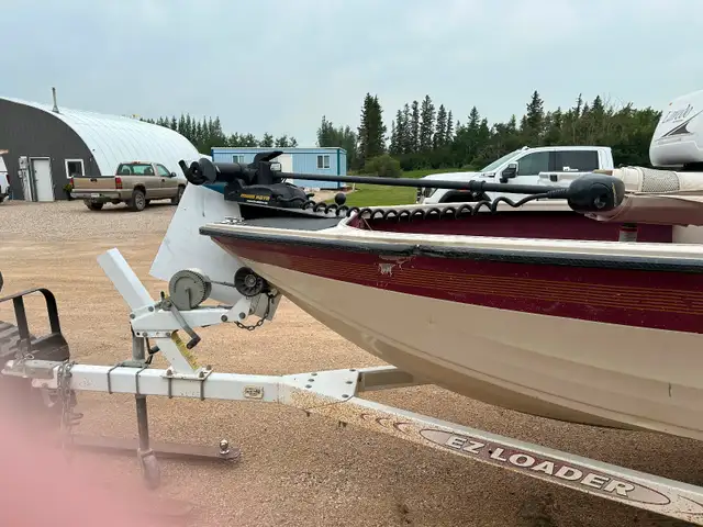 1750 crestliner boat in Powerboats & Motorboats in Nipawin - Image 3
