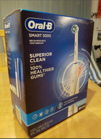 BRAND NEW Oral B smart 5000 cordless Toothbrush