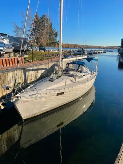 Beneteau oceanis 350 in near mint condition. Contact for more information and recent survey. 6476128...