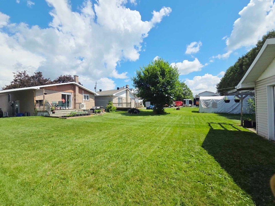 Casselman Renovated 2 Bedroom 1 Bath Lower Unit 2