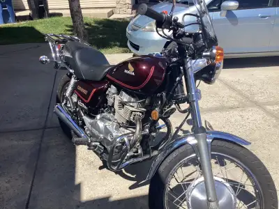 1982 Honda Cm450e //. Collector bike Unbelievable shape for a 43 years old bike Nice bikes, real goo...