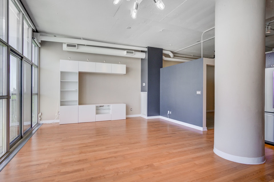 Loft for Rent 2 Bed, 2 Bath at Islignton Subway Station 5