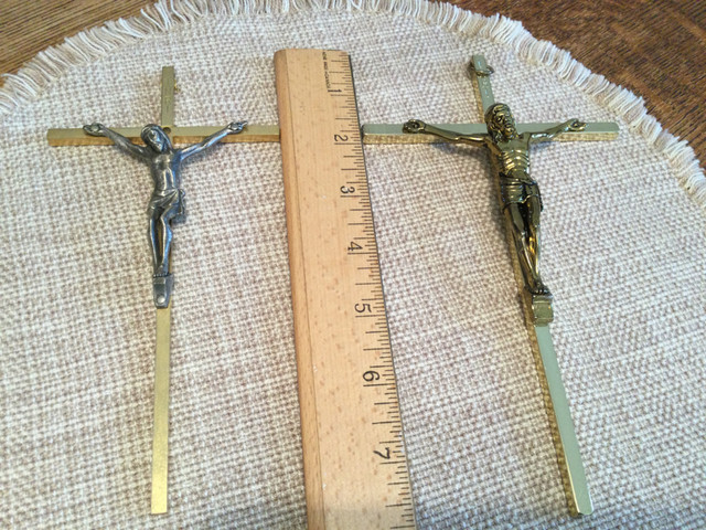 Crucifix  15 $ chacun tous impeccables dans Loisirs et artisanat  à Laval/Rive Nord - Image 4