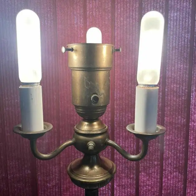 Vintage Floor Lamp in Indoor Lighting & Fans in City of Montréal - Image 3