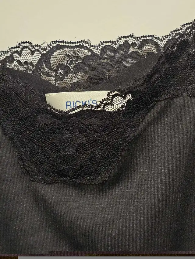 Ladies Lightweight Cardigan w 2 Camis (XL) in Women's - Tops & Outerwear in Peterborough - Image 6