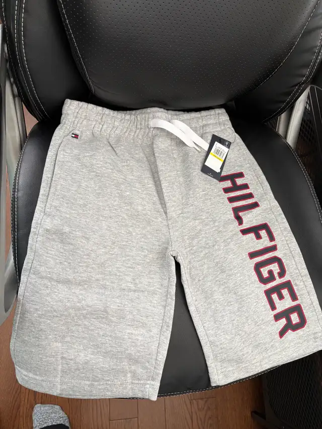 Tommy Hilfiger Shorts Youth in Kids & Youth in Oshawa / Durham Region - Image 2