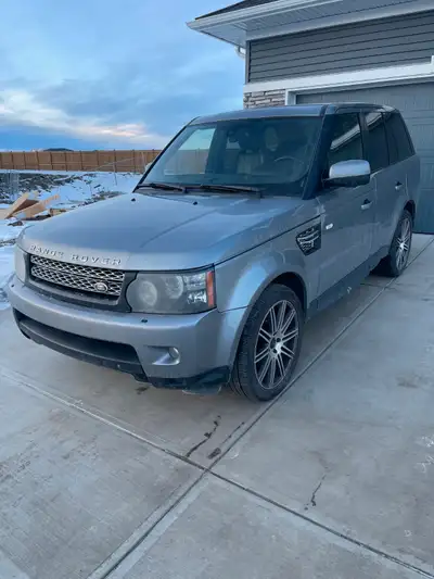 I am selling my Land Rover Sport. The car is in great condition inside and out. It has been driven b...