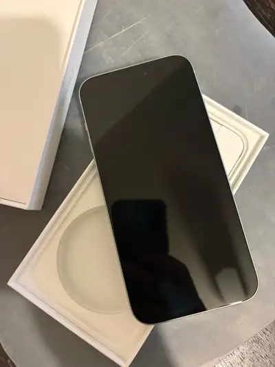IPhone 15 plus, View more