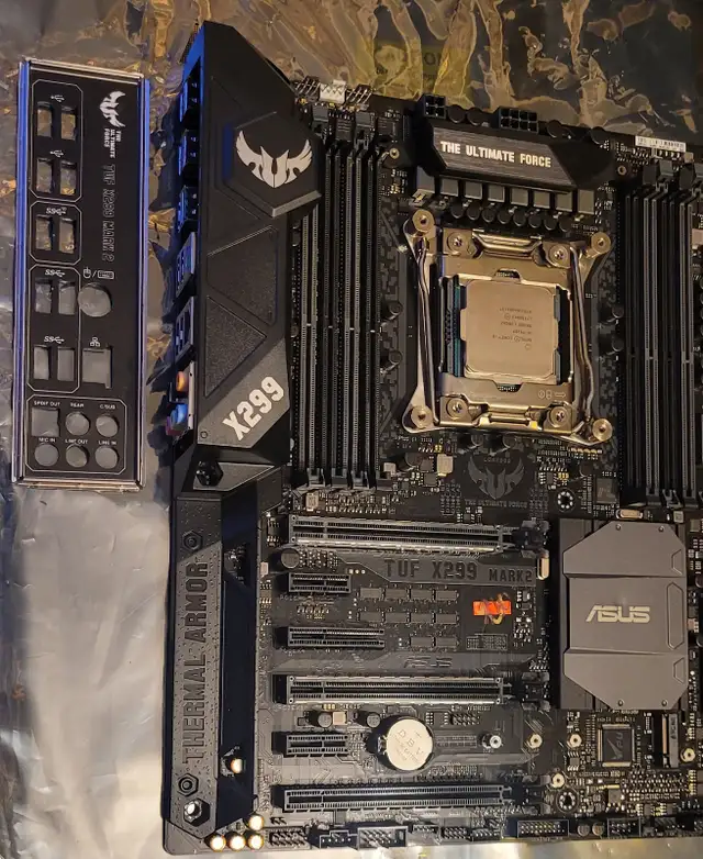 Intel/AMD Motherboard/Combo (MB+CPU+Heatsink+Fan+I/O Shield) Mix in System Components in City of Montréal - Image 9