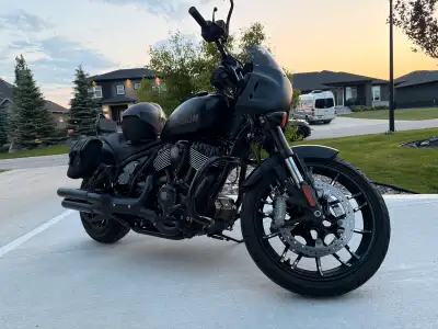 Like new Indian sport chief 4,400km Indian black fuel cap Indian forward controls Indian chief bobbe...