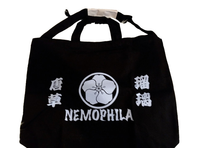 Nemophila Tote Bag Brand New! SAC FOURRE-TOUT NEMOPHILA! dans Femmes - Sacs et portefeuilles  à Ouest de l’Île