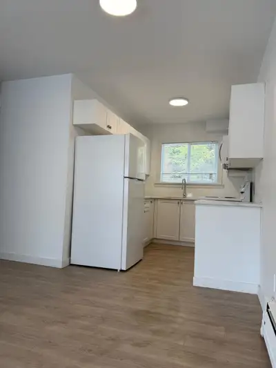Beautiful townhome located on 10th ave east . For more info or to apply , please email mtrieuinvestm...