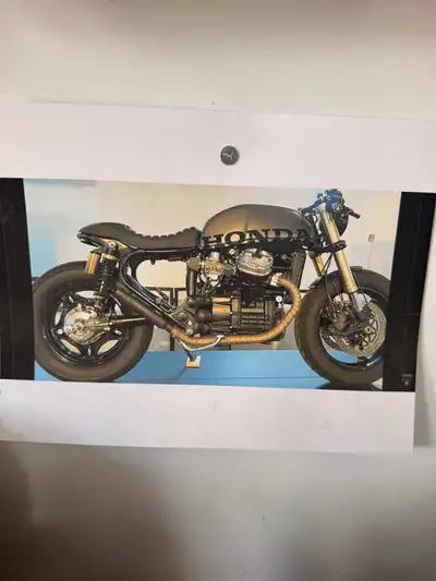 Cx500 Honda. Nice clean bike. Wouldn’t take much to get runnng. I planned to make a cafe project out...